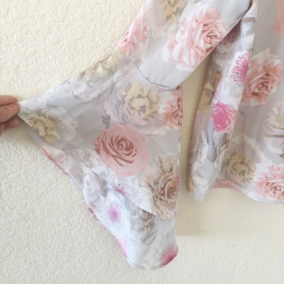 Catherine Malandrino Button Down Back Bell Sleeve Floral Print Blouse Size M - Picture 4 of 9